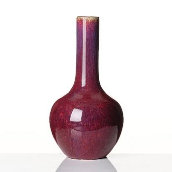 A flambé glazed vase, Qing dynasty, 19th century.