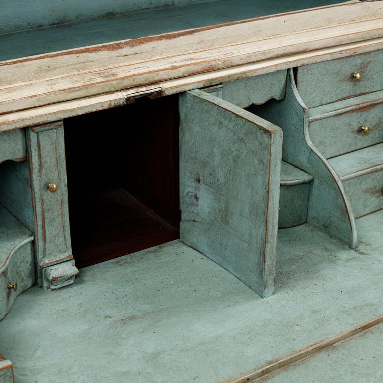 A painted Rococo cabinet, 18th Century.