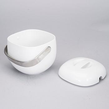 TERRIN samt SÅSSKÅL PÅ FAT, porslin, "Suomi", Timo Sarpaneva, Rosenthal Studio-linie.