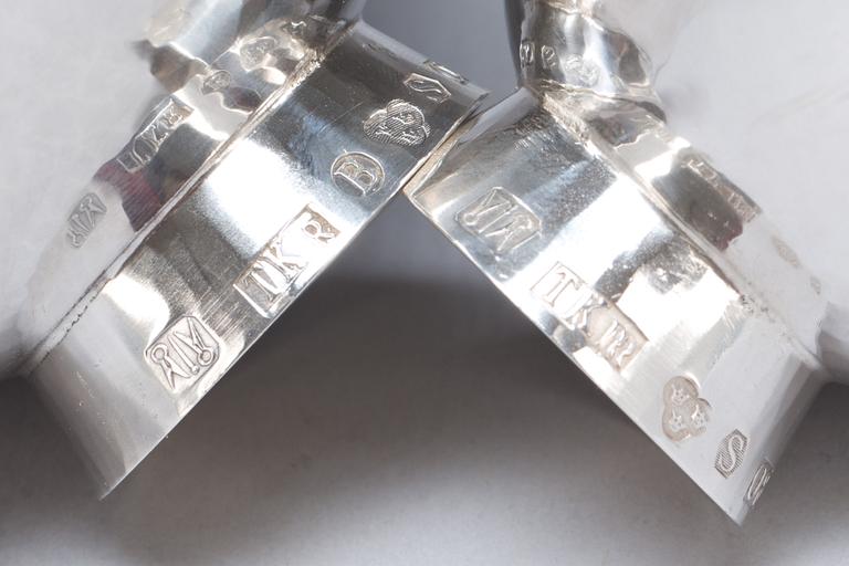 SOCKERSKÅL samt GRÄDDKANNA, silver, Silversmed Tore Kullander, Borås, 1940. Vikt 164 gram.