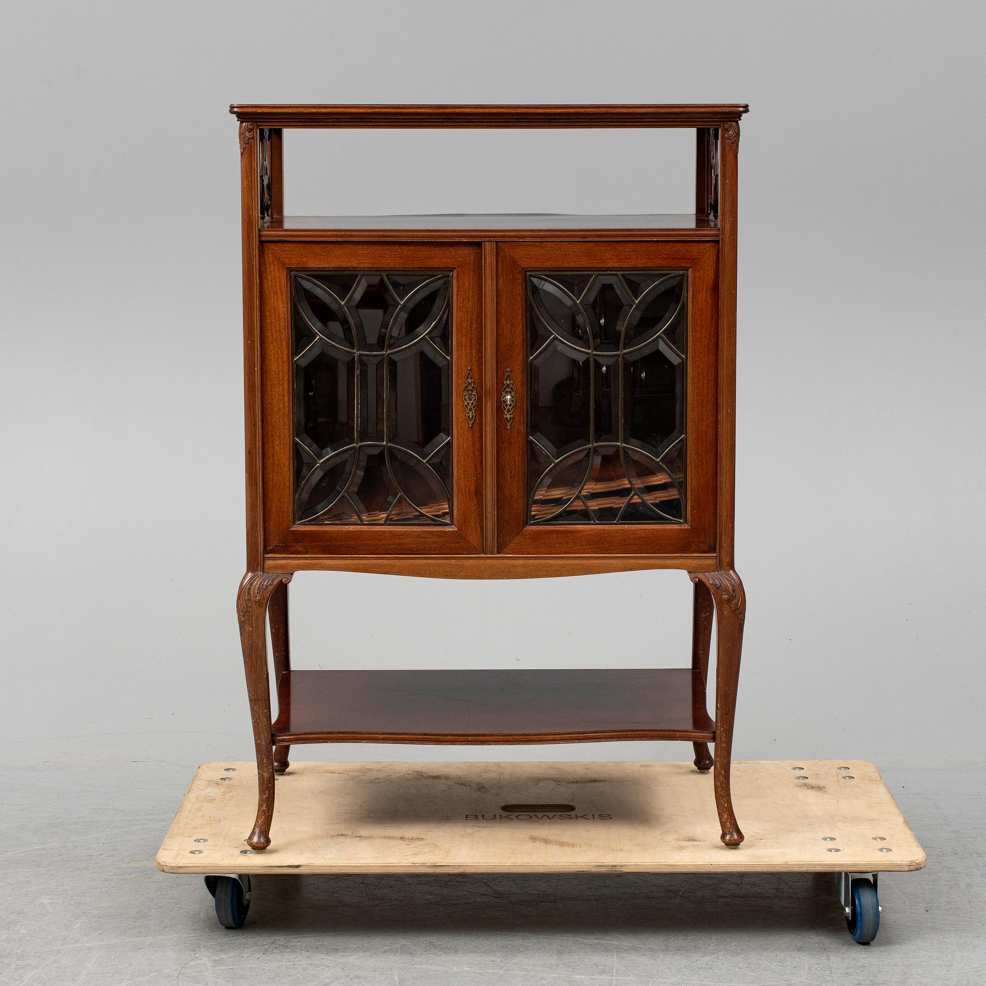 An early 20th Century art noveau cabinet by Myrstedt & Stern.