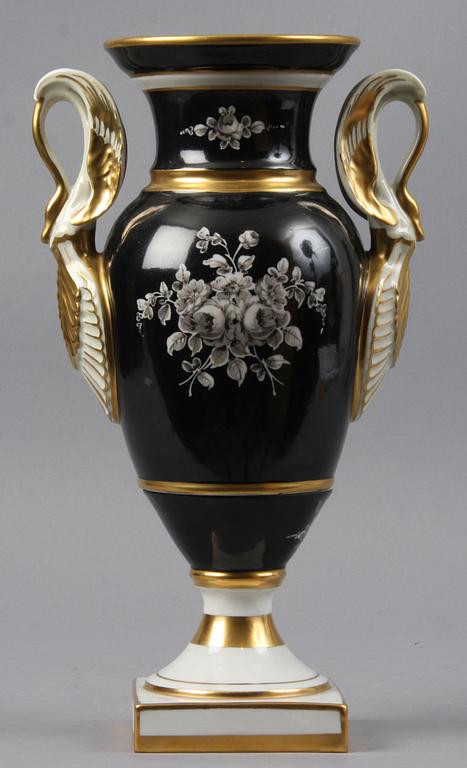 URNA, porslin, empirstil, Limoges, 1900-tal.