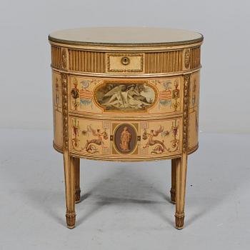 KOMMOD, nyklassicistisk stil, troligen Italien, 1900-talets första hälft.