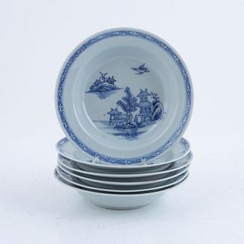 Six blue and white small Chinese export porcelain dishes, Qing dynasty, Qianlong (1736-95).