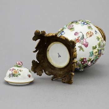 LOCKURNA, porslin, Meissen, 1900-tal.