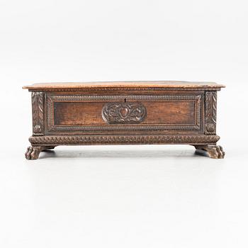 Cassone, Italy, carved decoration, 17th/18th century.