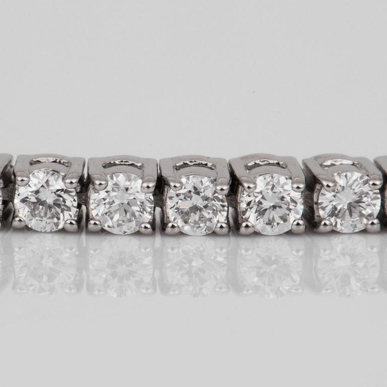 A circa 1.80 ct brilliant-cut diamond line bracelet.