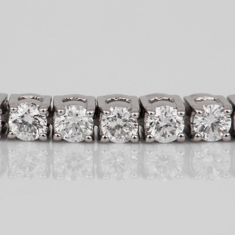 A circa 1.80 ct brilliant-cut diamond line bracelet.