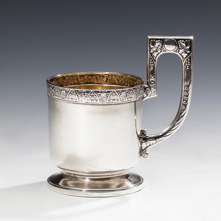 TEGLASHÅLLARE, silver, 2 Artellen, Moskva 1908-1917, vikt 166 g.