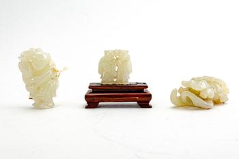 A set of three Chinese nefrit figurines 20th century.