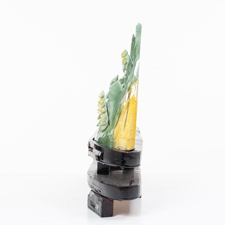 A serpentine jade csulptural carving, China, modern manufacturing.
