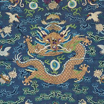 ANTIK KESIVÄVNAD (Kossu). Kina sen Qing. 185,5 x 83,5 cm.
