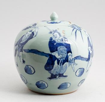 BOJAN med lock, porslin, Kina, 1900-tal.