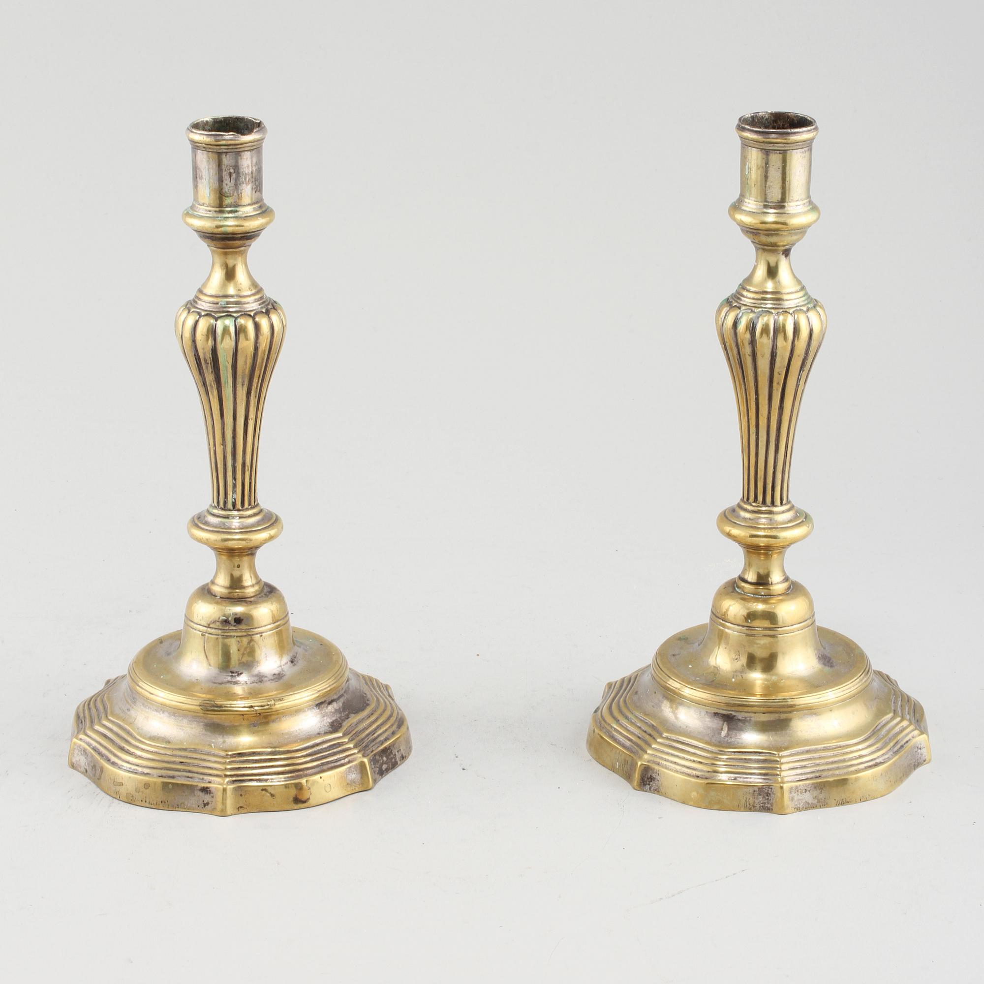 LJUSSTAKAR, ett par, senbarock, 1700-tal.