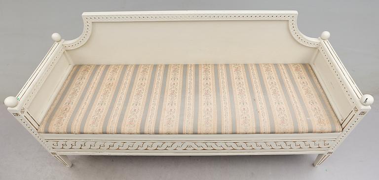 SOFFA, sengustaviansk, omkring år 1800.