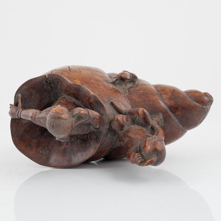 A Chinese root sculpture, Qing dynasty, 18th/19th Century.