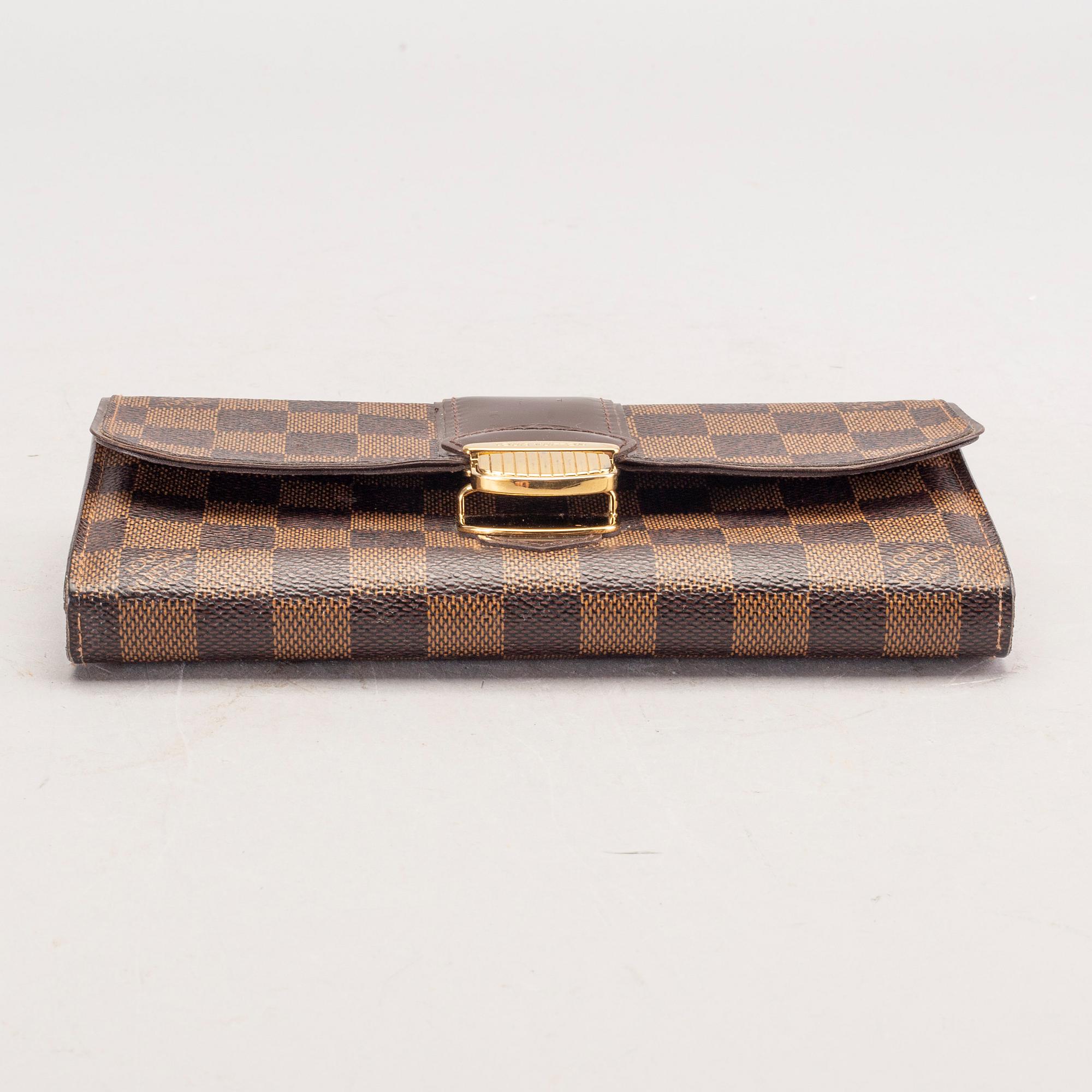 Louis Vuitton, wallet.