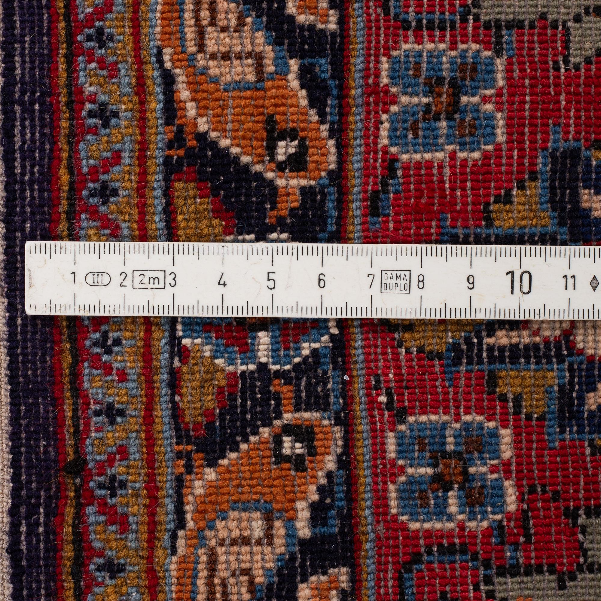 Matta, Teheran, signerad, ca 224 x 129 cm.