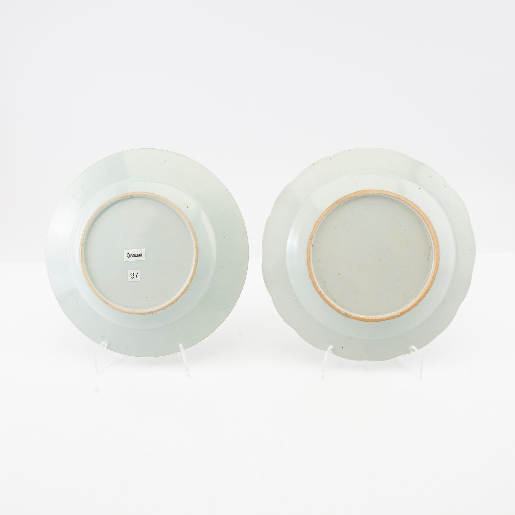 A set of two famille rose dinner plates, Qing dynasty, Qianlong (1736-95).