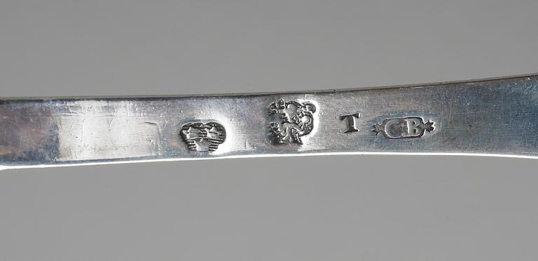 POKAL OCH STRÖSKED, silver, bland annat Carl Berg, Norrköping, 1777. Total vikt ca 261g.