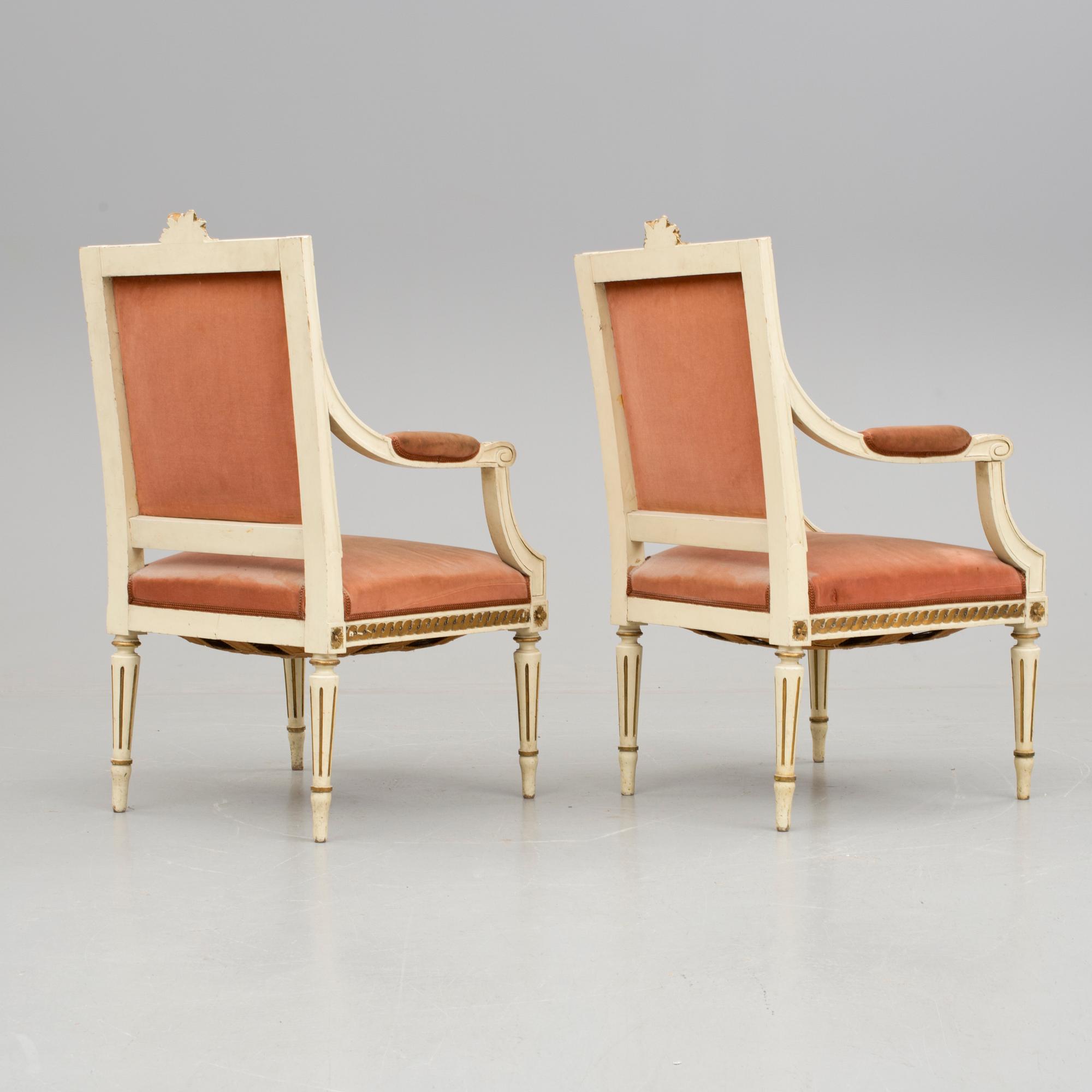 SALONGSGRUPP, tre delar. Gustaviansk stil, omkring sekelskifte 1900.