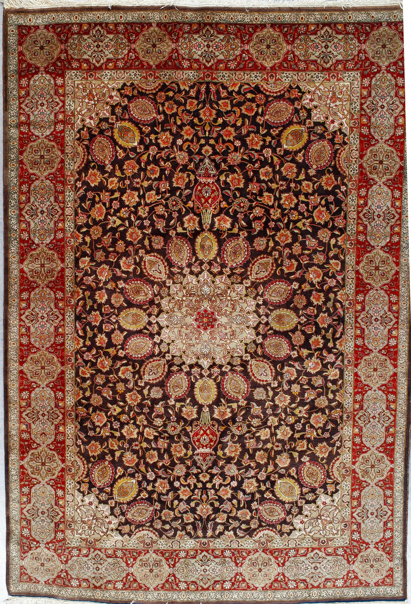 MATTA, old Täbris, ca 273x191 cm.