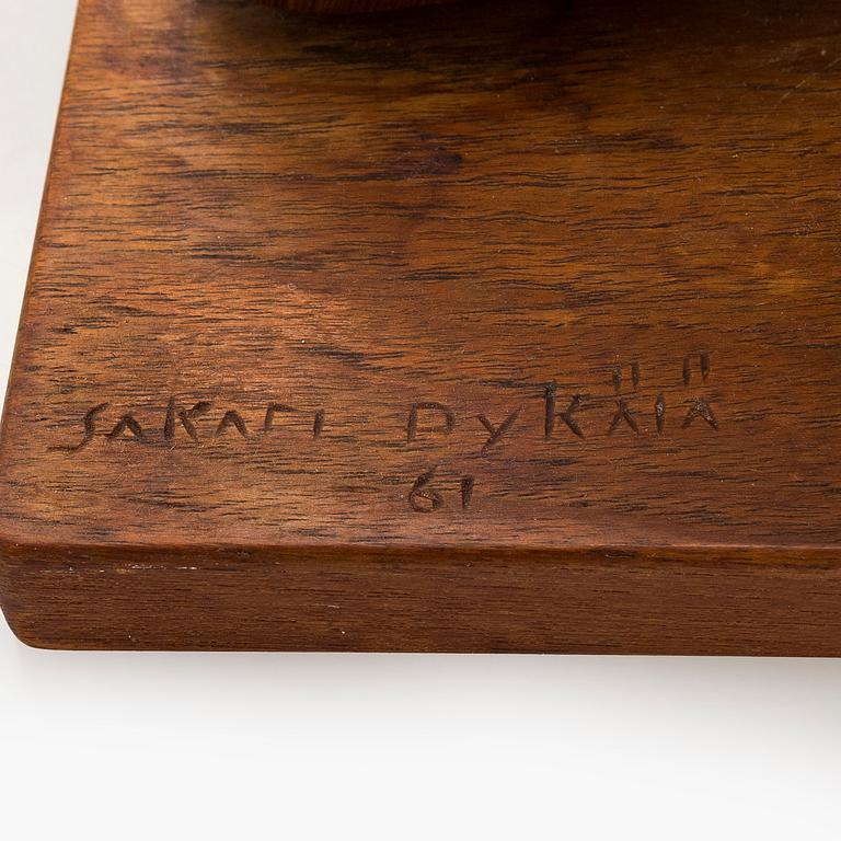 Sakari Pykälä, Kaksi kurkea.