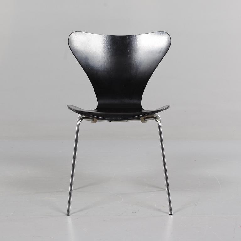 STOL, "Sjuan", Arne Jacobsen, Fritz Hansen, bär datering 1971.