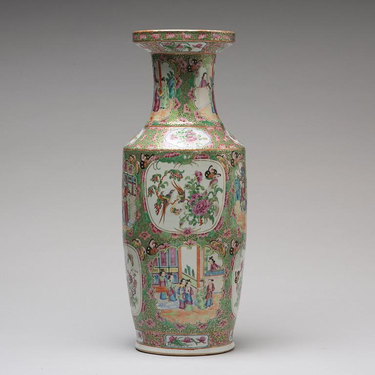 A large famille rose vase, Canton, Qing dynasty, 19th Century.