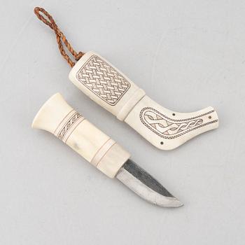 Roland Lundberg, a reindeer horn knife, Piteå.