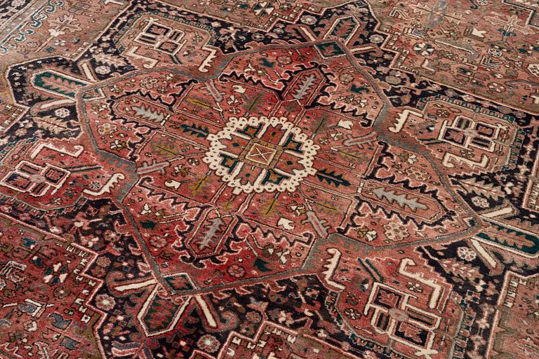 Rug, Heris, approx. 390 x 305 cm.