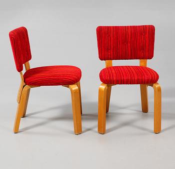STOLAR, ett par, Alvar Aalto, modell 62, omkring år 1950.