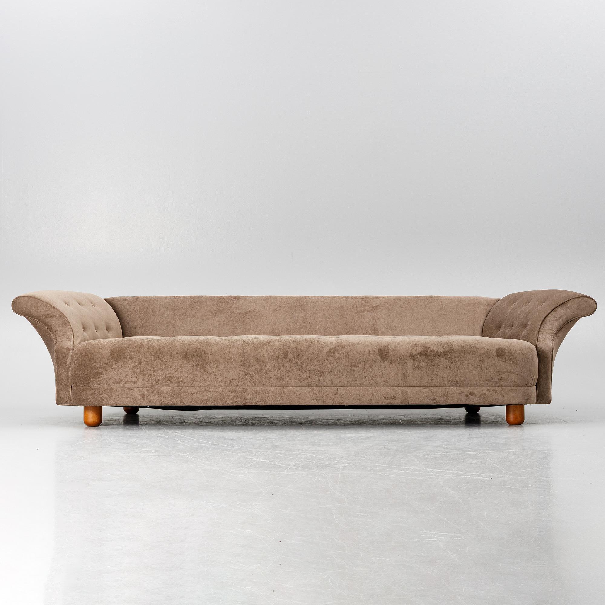 Josef Frank, a 'Liljevalchs sofa', Svenskt Tenn, 2000s.