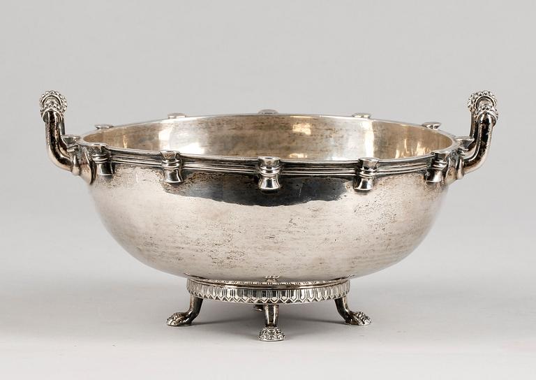 SKÅL, silver, Heming & Co. London 1902. Vikt ca 338g.