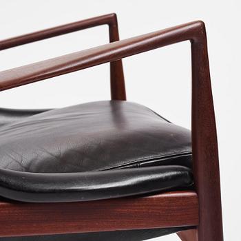 Ib Kofod-Larsen, fåtöljer, ett par, "Sälen", Olof Perssons Fåtöljindustri (OPE), Jönköping, 1960-tal.