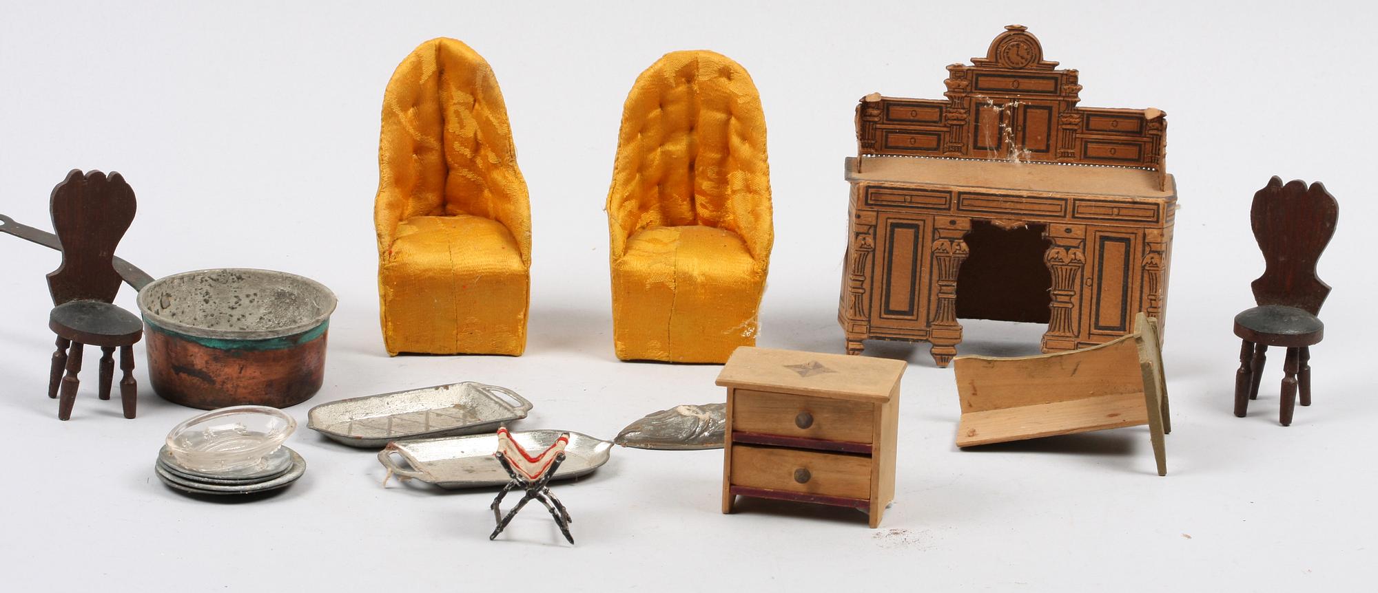 PARTI DOCKMÖBLER, ca 50 delar.