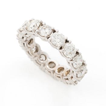 Ring full eternity 18K white gold with brilliant-cut diamonds.
