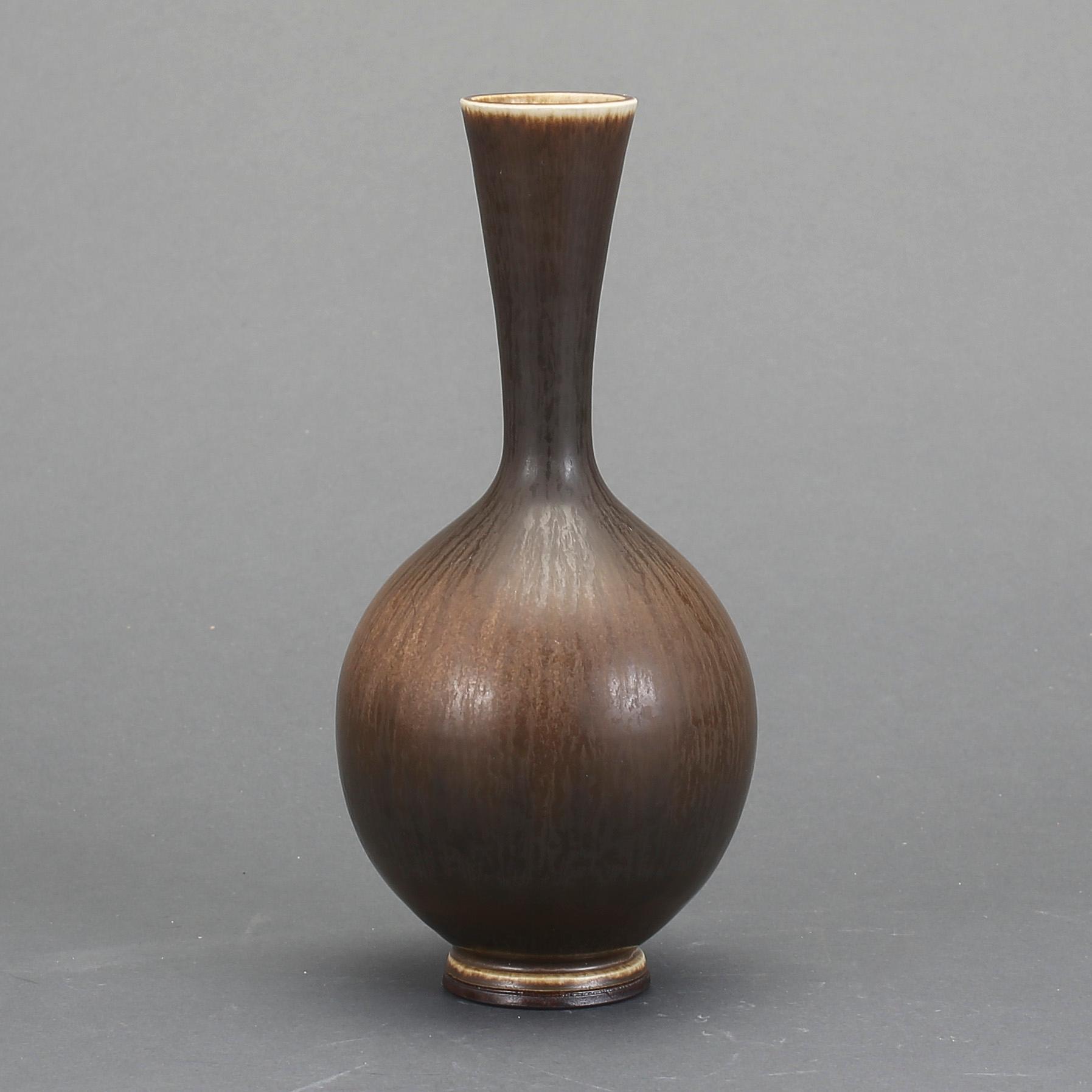 VAS, Berndt Friberg, Gustavsberg studio, 1975. Stengods.