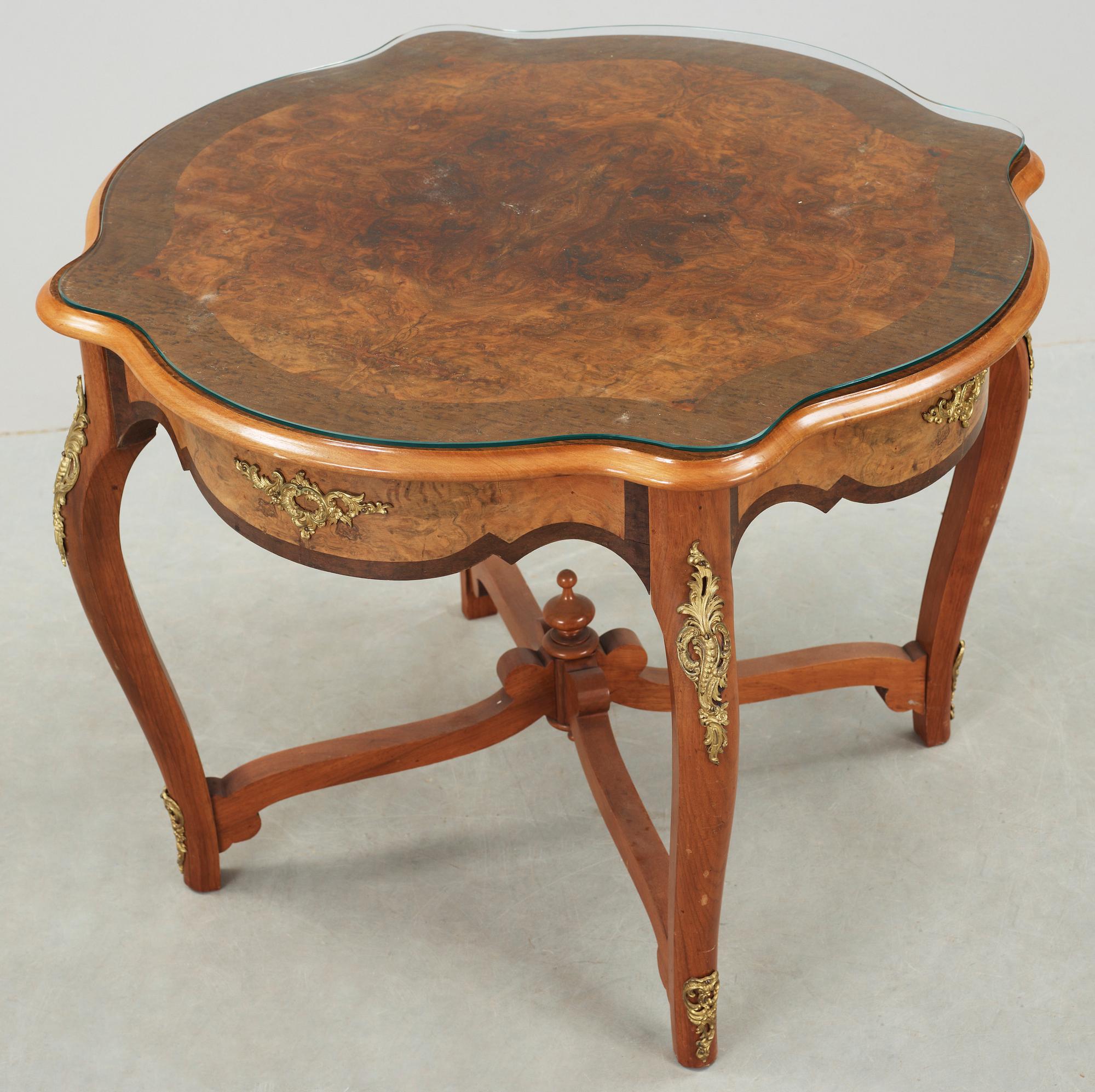 BORD, nyrokoko, 1800-talets andra hälft.