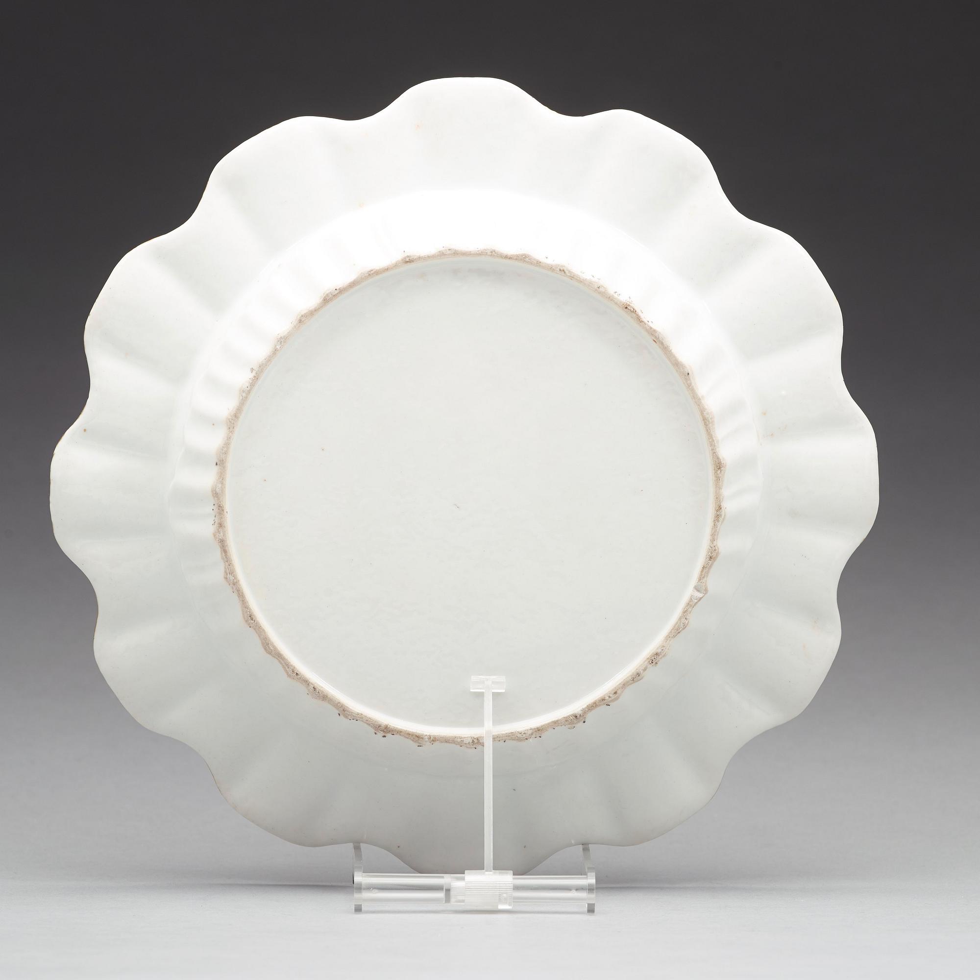 A famille rose dish, Qing dynasty, Qianlong (1736-95).