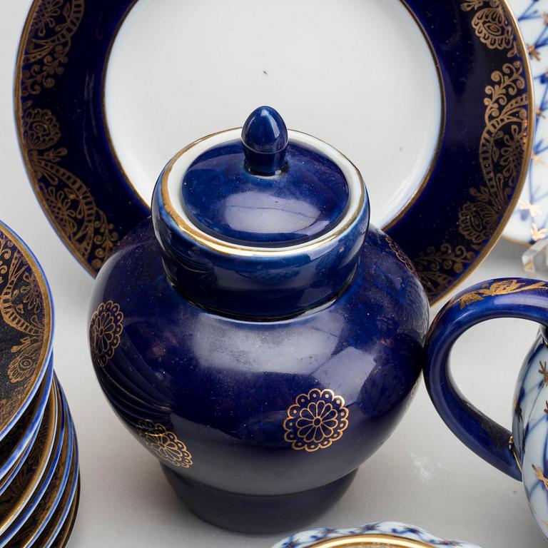 Coffee sets of 38 pieces in Lomonsov porcelain, including "Cobalt net".