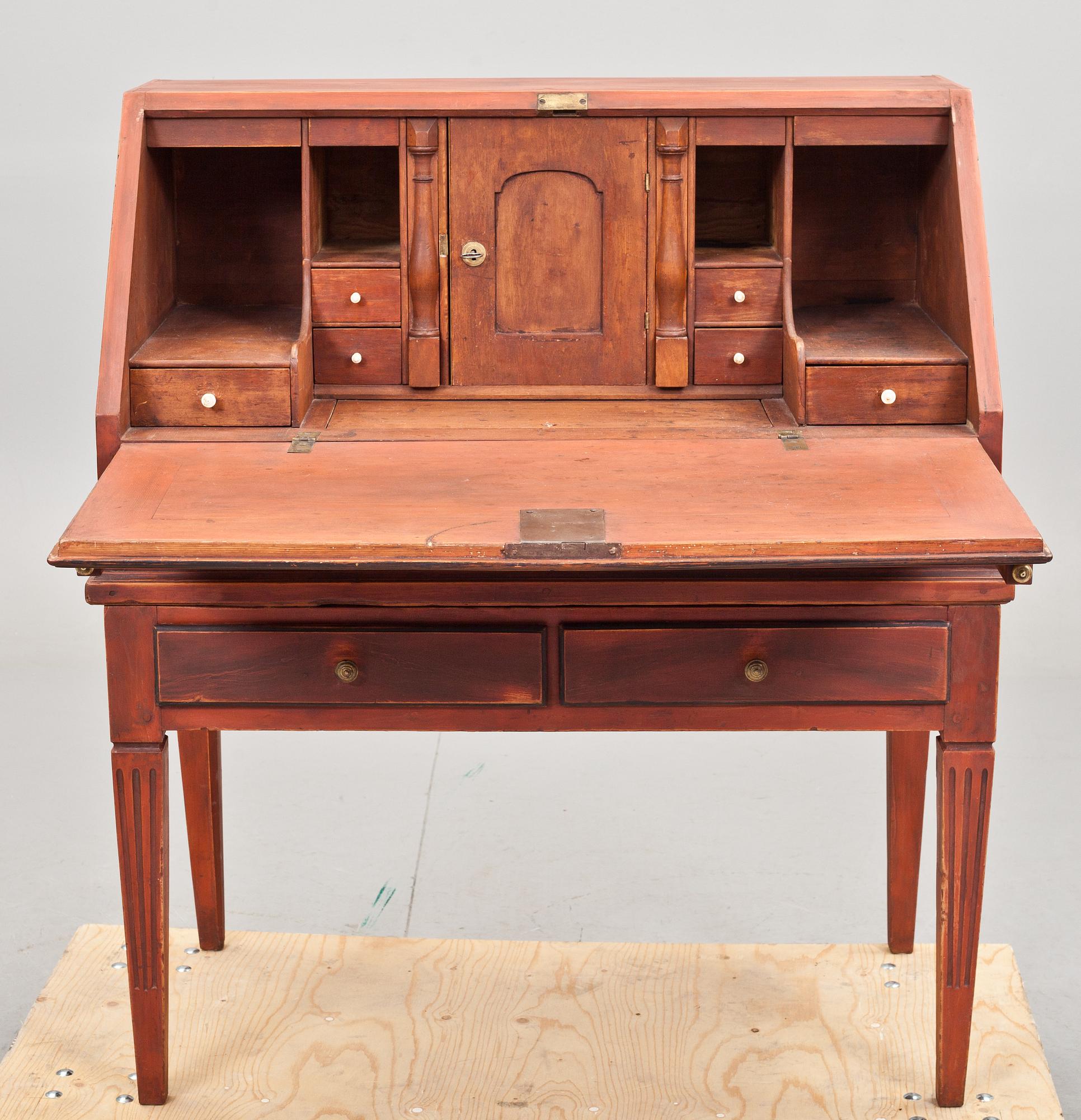 SNEDKLAFFSEKRETÄR, sengustavianskt provinsarbete. Troligen Falun, Dalarna. 1800-talets början.