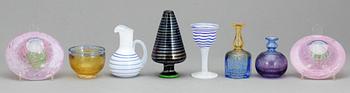 MINIATYRER, 8 st, glas, Ulrica Hydman-Vallien, samt Bertil Vallien, Boda, signerade.