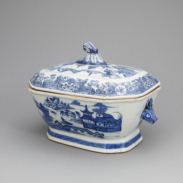 TERRIN MED LOCK, porslin, Kina, Qianlong 1700-tal.
