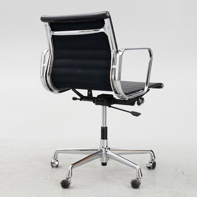 Charles & Ray Eames, office chair, "EA117" Vitra.