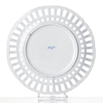 A Swedish latticed jugend flintware bowl and dish, Rörstrand, around 1900.