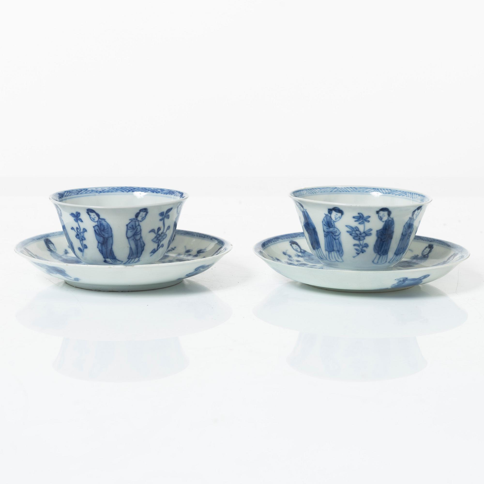 Koppar med fat, 2 stycken samt koppar, 2 stycken. porslin Kina 1700/1800-tal.