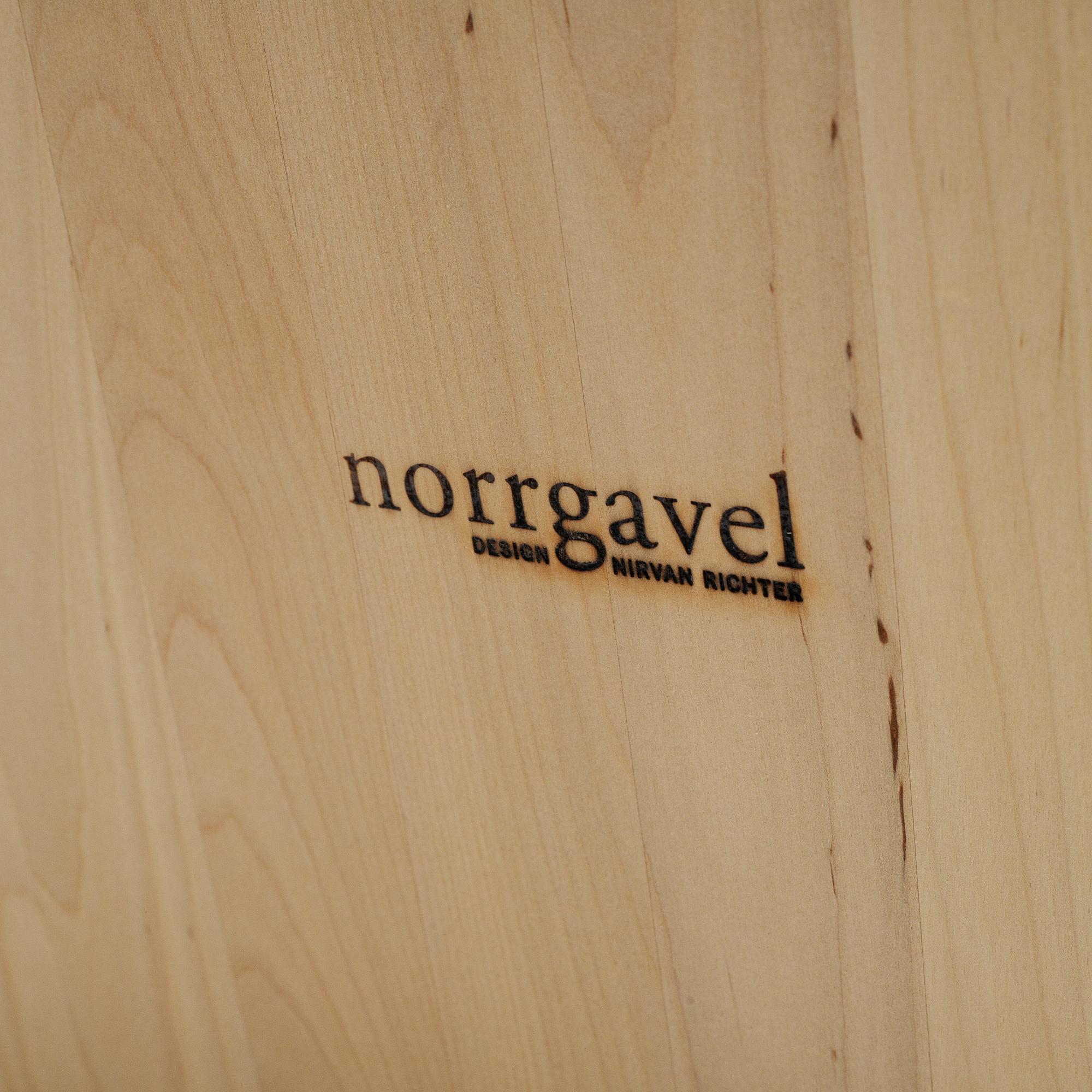 Matbord, 'Multi-O', Nirvan Richter för Norrgavel, 2000-tal.