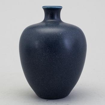 ERICH OCH INGRID TRILLER, vas, stengods, Tobo, 1900-talets tredje kvartal.