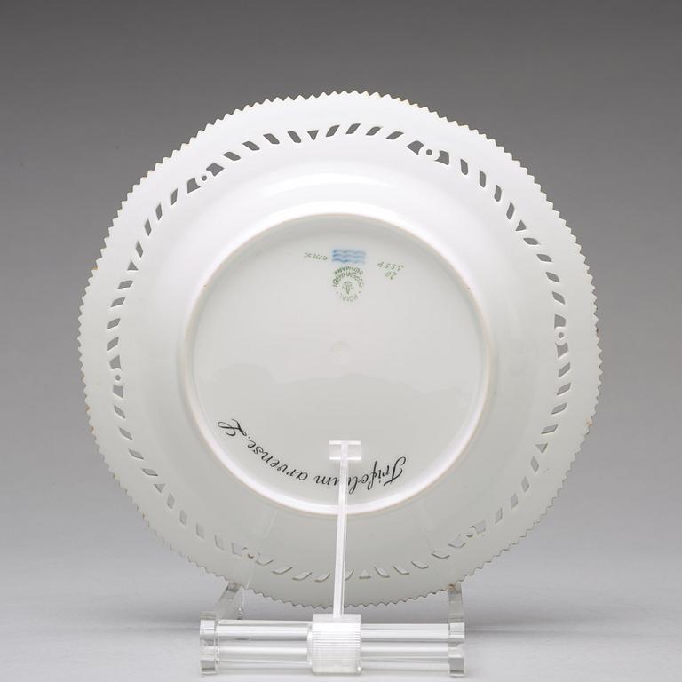 A set of 12 Royal Copenhagen 'Flora Danica' dessert dishes, Denmark, 20th Century.